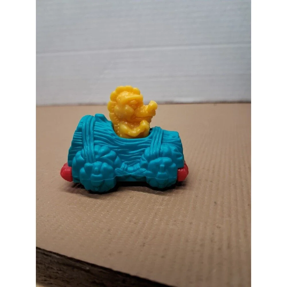 1995 Wendy's Surprize Egg Stone Age Suprise Dinosaur Pullback Car Toy!!